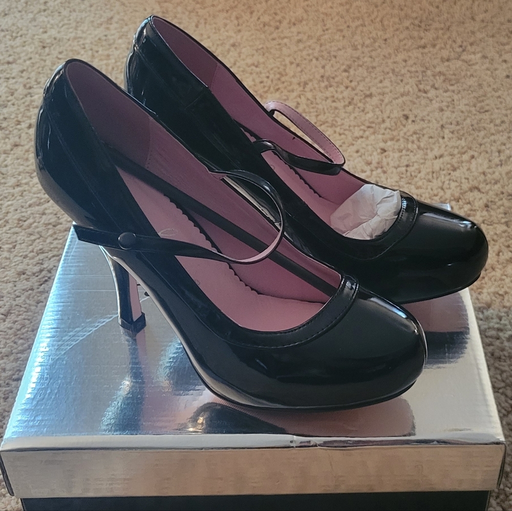 NEW 4" Patent Ellie Mary Jane heels size 9
